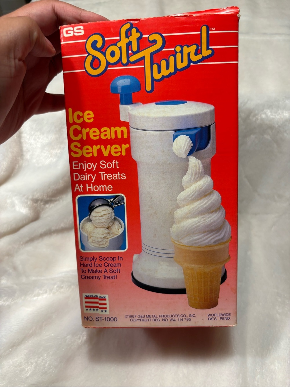 Soft Twirl Ice Cream Server - White and Blue